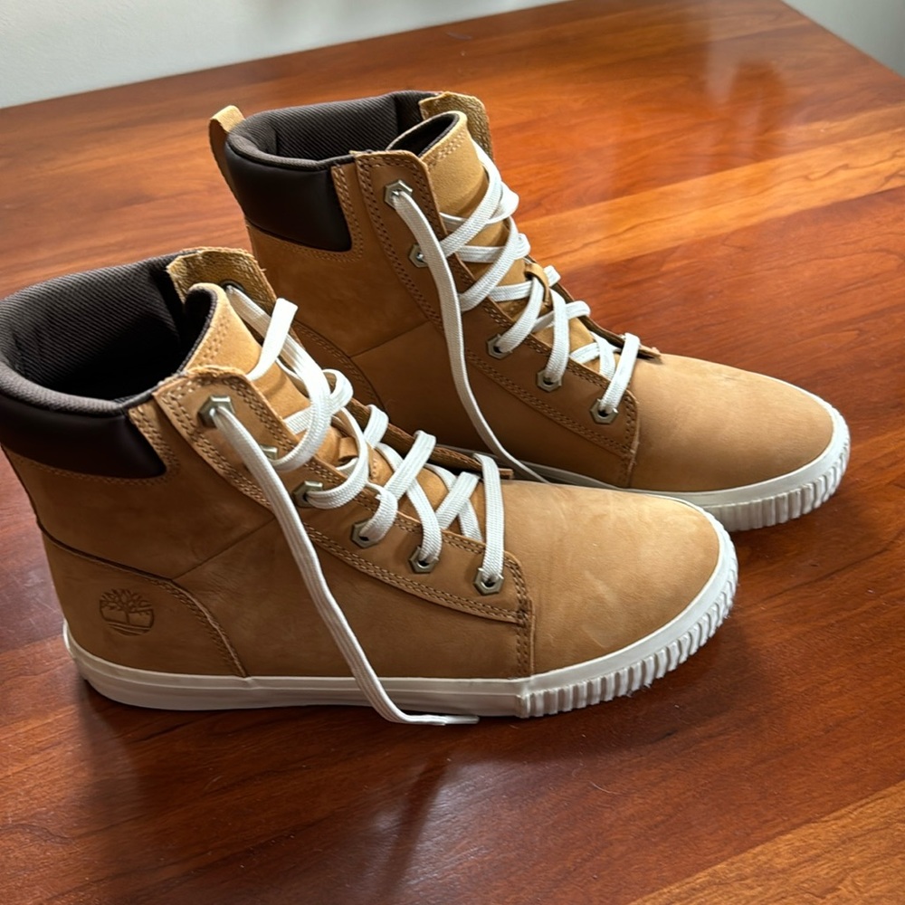Worn once Timberland sneaker boots